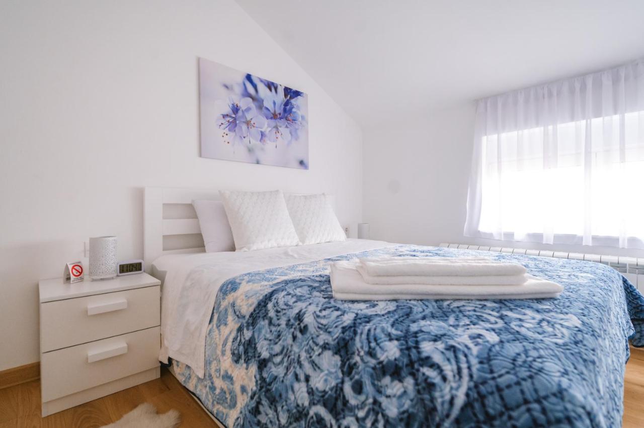Mikonos Apartman Surcin Экстерьер фото