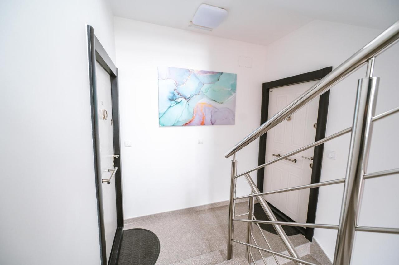 Mikonos Apartman Surcin Экстерьер фото